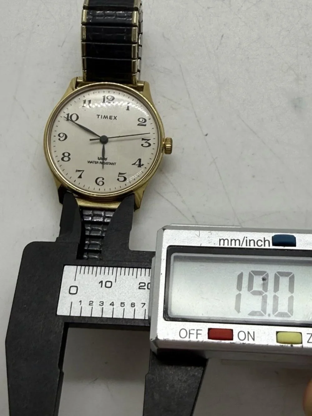 Vtg Timex Men's Two Tone Watch White Face Black Gold Stretch Spiedel Bracelet